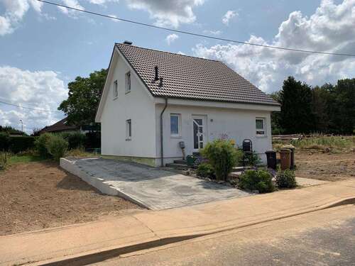 Foto - Haus zum Mieten in Windeck 975,00 € 108 m²