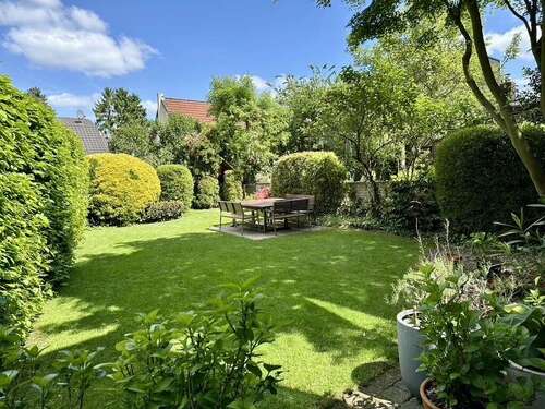 Foto - Haus zum Kaufen in Düsseldorf-Kaiserswerth 1.200.000,00 € 180 m²