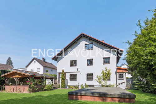 Foto - Haus zum Kaufen in Neu-Isenburg 950.000,00 € 274 m²