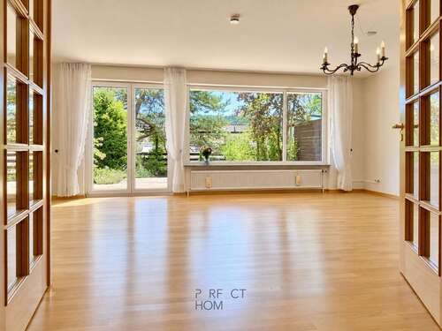 Foto - Haus zum Kaufen in Leonberg 689.000,00 € 190 m²