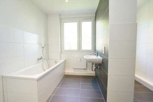 Foto - Wohnung zum Mieten in Chemnitz 336,07 € 48.01 m²