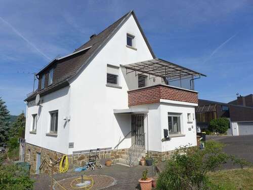 Foto - Haus zum Kaufen in Ehringshausen 275.000,00 € 135 m²