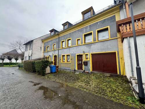 Foto - Haus zum Kaufen in Löhnberg 99.000,00 € 215 m²