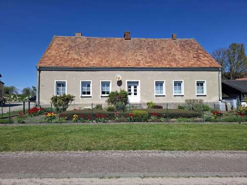 Foto - Haus zum Kaufen in Hohenselchow 99.000,00 € 127 m²