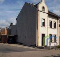 Haus zum Kaufen in Düren-Hoven 298.000,00 € 180 m²