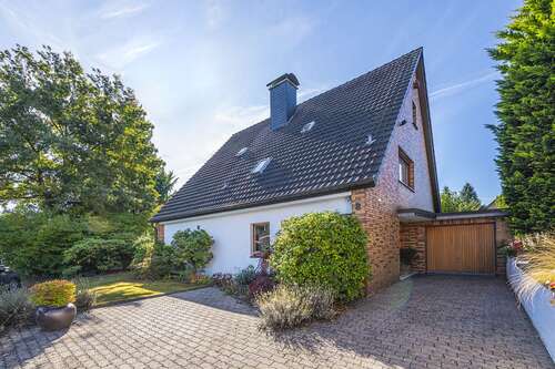 Foto - Haus zum Kaufen in Langenfeld 710.000,00 € 184 m²