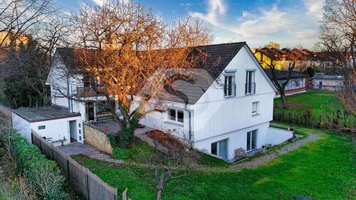 Foto - Haus zum Kaufen in Freiburg im Breisgau 1.284.000,00 € 443 m²