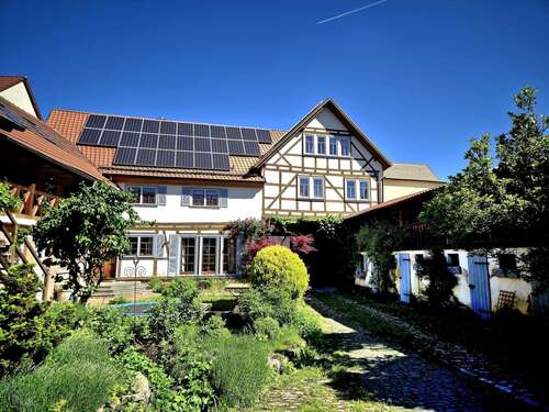 Foto - Wohnung zum Mieten in Drei Gleichen 1.125,00 € 225 m²