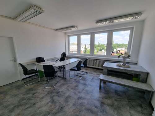 Foto - Büro in Maintal 390,00 € 21 m² - 390,00&nbsp;EUR Kaltmiete, ca.&nbsp; 21,00&nbsp;m&sup2;