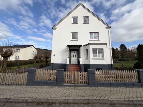 Foto - Haus zum Kaufen in Langendernbach 265.000,00 € 137 m²