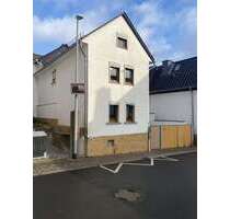 Haus zum Kaufen in Hünfelden 130.000,00 € 125 m²