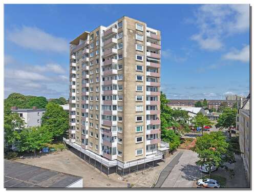 Foto - Wohnung zum Kaufen in Bremerhaven 92.000,00 € 148 m²