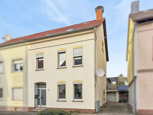 Foto - Haus zum Kaufen in Blomberg 139.000,00 € 190.2 m²