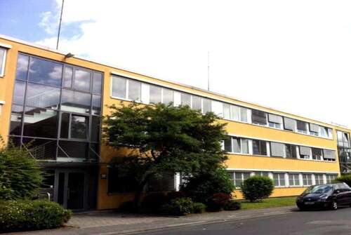 Foto - Büro in Frankfurt am Main - Niedereschbach 1.280,00 € 160 m²