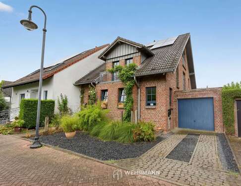 Foto - Haus zum Kaufen in Korschenbroich 695.000,00 € 179.73 m²
