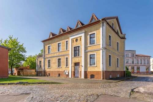 Foto - Haus zum Kaufen in Neustadt (Dosse) 375.000,00 € 282 m²