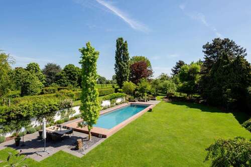 Foto - Haus zum Kaufen in Meerbusch 4.350.000,00 € 400 m²