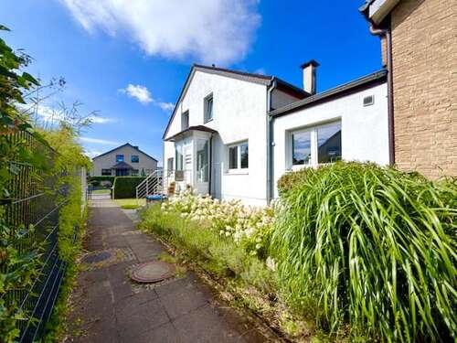 Foto - Haus zum Kaufen in Isernhagen 579.000,00 € 182 m²