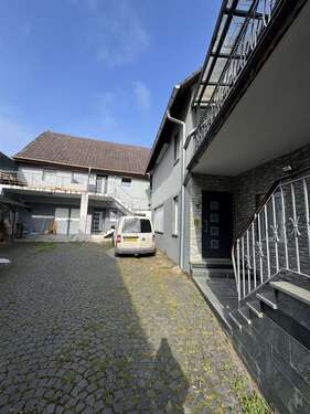Foto - Haus zum Kaufen in Neu Anspach 990.000,00 € 420 m²
