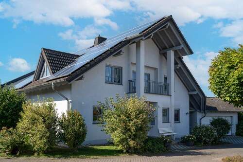 Foto - Haus zum Kaufen in Weisel 395.000,00 € 176 m²