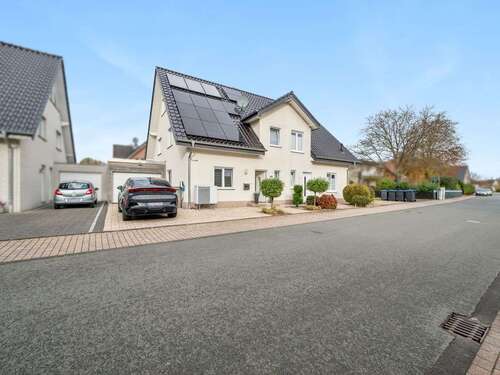 Foto - Haus zum Kaufen in Lippstadt 549.000,00 € 145 m²