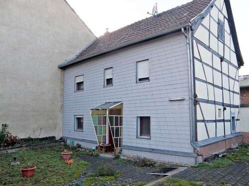 Foto - Haus zum Kaufen in Euskirchen-Wüschheim 110.000,00 € 98.79 m²