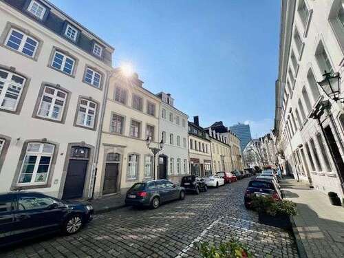 Foto - Haus zum Kaufen in Düsseldorf 3.195.000,00 € 568 m²