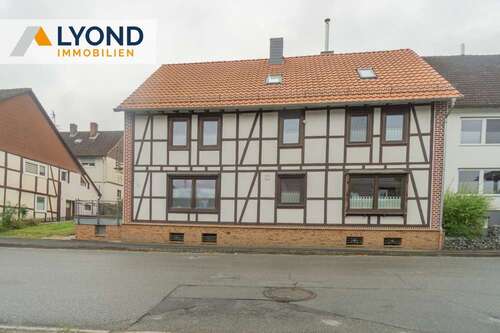 Foto - Haus zum Kaufen in Diemelstadt Helmighausen 325.000,00 € 239 m²