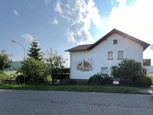 Foto - Haus zum Kaufen in Haina 265.000,00 € 200 m²