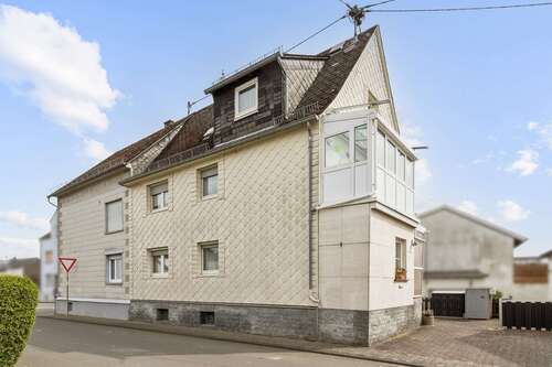 Foto - Haus zum Kaufen in Langenscheid 149.000,00 € 119 m²