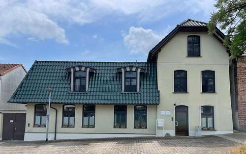 Foto - Haus zum Kaufen in Halle 850.000,00 € 280 m²
