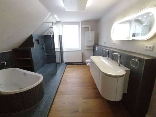 Foto - Haus zum Kaufen in Solingen 339.000,00 € 232 m²