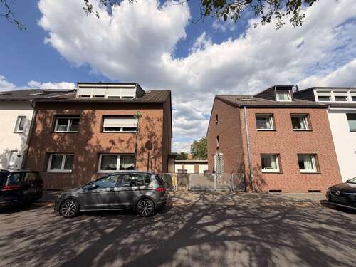 Foto - Wohnung zum Kaufen in Düsseldorf-Lichtenbroich 795.000,00 € 352 m²