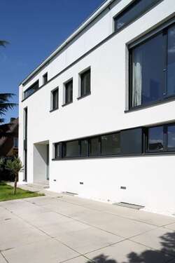 Foto - Haus zum Kaufen in Langenfeld 1.250.000,00 € 243 m²