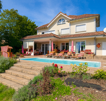 Haus zum Kaufen in Leichlingen 1.450.000,00 € 374 m²