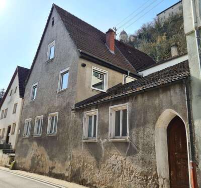 Foto - Haus zum Kaufen in Harburg 130.000,00 € 182 m²