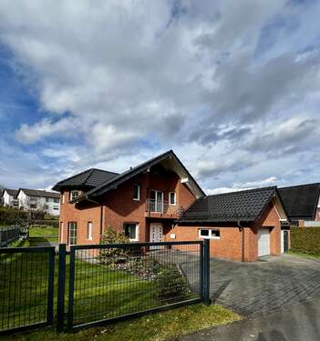 Foto - Haus zum Mieten in Waldbröl 1.689,00 € 145 m²