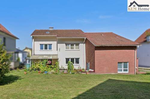 Foto - Haus zum Kaufen in Bad Oeynhausen 365.000,00 € 324 m²