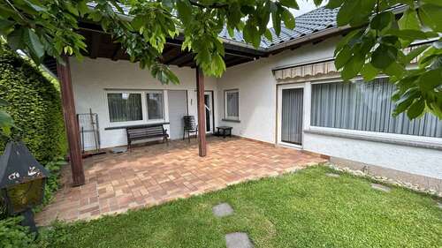 Foto - Haus zum Mieten in Neu-Anspach 2.250,00 € 205 m²