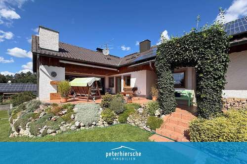 Foto - Haus zum Kaufen in Essenbach-Mirskofen 755.000,00 € 180 m²