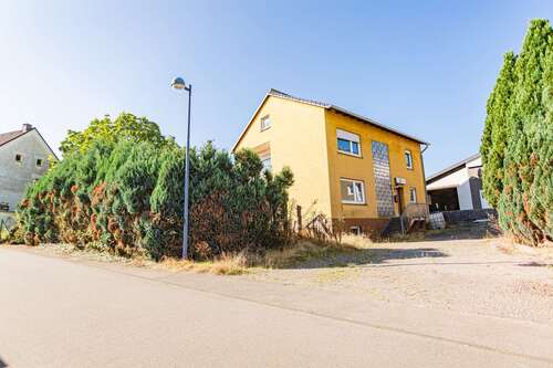 Foto - Haus zum Kaufen in Strotzbüsch 139.000,00 € 180 m²