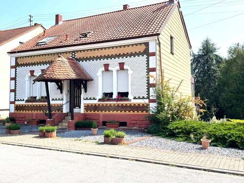 Foto - Haus zum Kaufen in Emmersweiler 169.000,00 € 160 m²