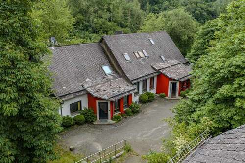 Foto - Haus zum Kaufen in Siegbach 250.000,00 € 334 m²