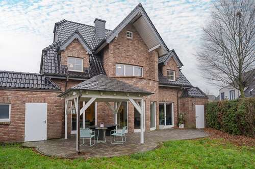 Foto - Haus zum Kaufen in Krefeld 695.000,00 € 185.84 m²