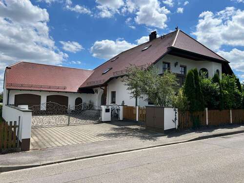 Foto - Haus zum Kaufen in Essenbach 1.190.000,00 € 360 m²