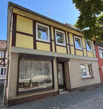 Foto - Haus zum Kaufen in Schöningen 39.000,00 € 139 m²