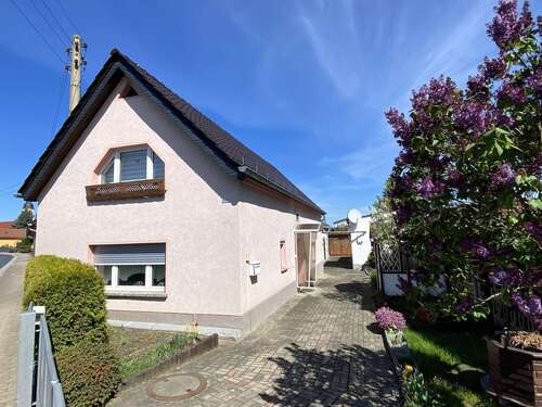 Foto - Haus zum Kaufen in Zeithain 79.000,00 € 106.04 m²