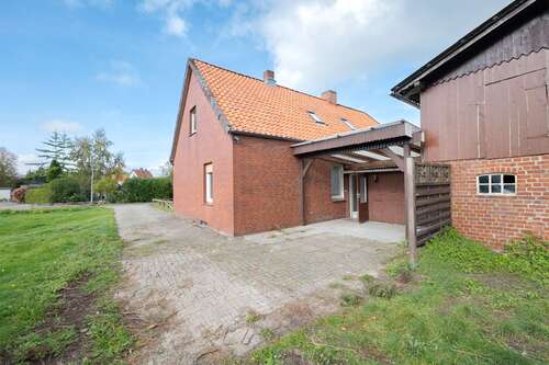 Foto - Haus zum Kaufen in Hemmoor Basbeck 118.000,00 € 134 m²