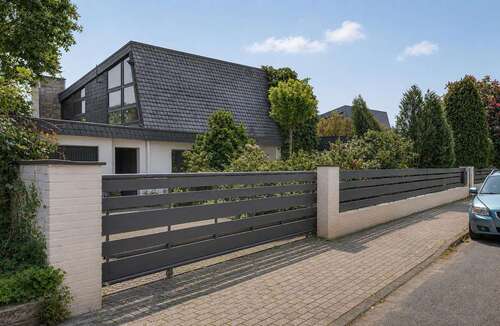 Foto - Haus zum Kaufen in Moers 985.000,00 € 377 m²