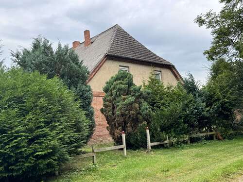 Foto - Haus zum Kaufen in Werle 89.000,00 € 180 m²